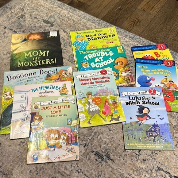 Kids book assortment!!! Very good condition !! - Picture 1 of 6